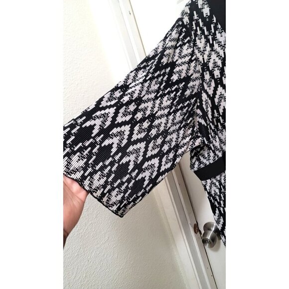 Vintage Maggie Barnes Womens Plus Size V-Neck Tunic Top Black & White Ikat Print - Picture 4 of 8